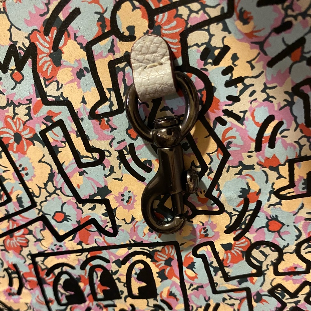 COACH Keith Haring Pink Heart Travel Tote with Charms - Picture 9 of 16
